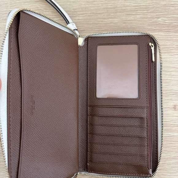 Coach Cream Wristlet with Gold Logo - Picture 3 of 4